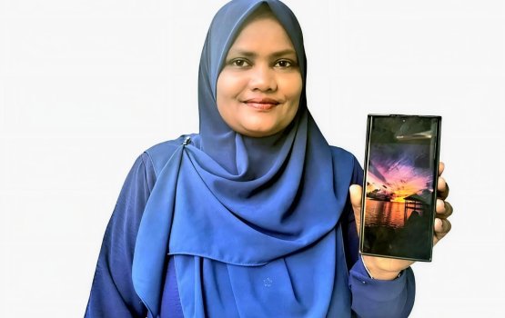 PEOPLE: Phonun shazoo naga photo gina bayakah reethi vejje!