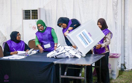Dh. meedhoo ge foshi alun gunumun council ge raeeskan libunee MDA ah