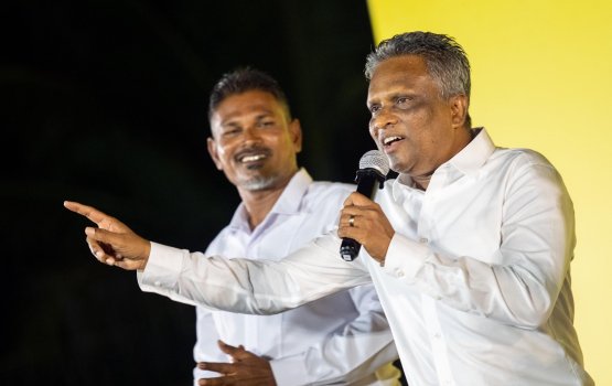 Manifesto thanfeezu kuran furusathu nudheefi nama ekama dhekolhah nukunnaanan: Azim