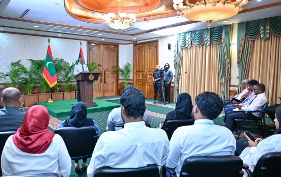 Raees Muizzu ah kurevey thuhumathuthakuge vaahaka bainalaguvaamee Media thakuge falasuruhee ah