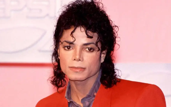 Michael Jackson ge 4 kokko eynaa aa dhekolhah dhauvaakoh, ithuru thuhumathuthakeh