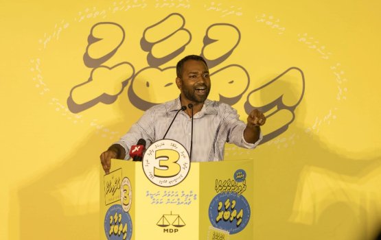 Komme kolheh gai thibbeviyas party in jaaga onnaane: Meekail