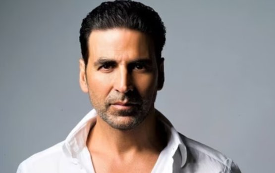 Filmee masahkai thakuge therein Akshay loluge surgery eh kohfi