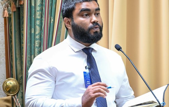 Raees Muizzu aa suvaalu koffaivaathee Shahuzan court ah haaziru vaan anagaifi