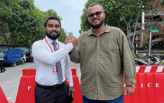 Shahuzan aai Leevan aa dhemedhu jalugai amalukuraa gothu ge thahugeeg eh hinganee