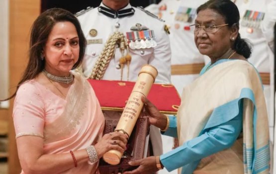 Dharmendra ah India ah dhevana ah enme sharafuveri award dheefi