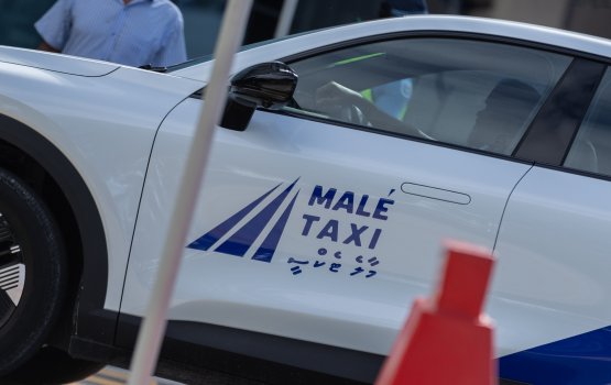 Male Taxi eh holhidhandiakah erumun driver ge licence hifahattaifi