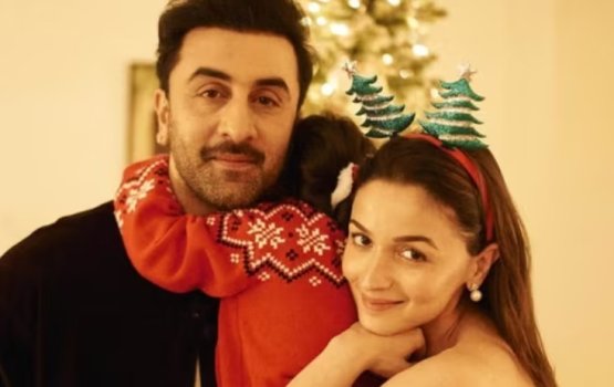 Ranbir aai Alia ge dharifulhu Raha camera kurimathin fenidhaane kamuge ishaaraatheh!