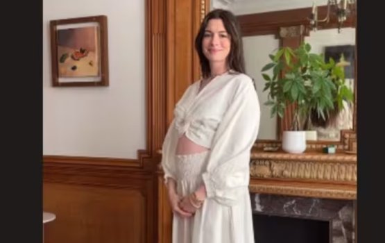 Thin vana dharifulhah Anne Hathaway ban'du bodu!