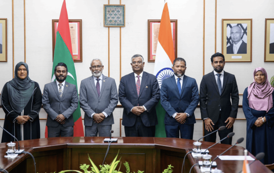 India High Commission in PNC 6 member akah laptop thakeh! Keeh kuran?