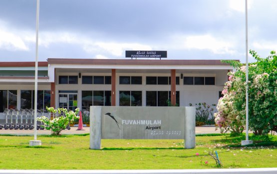 Fuvahmulaku airport ge runway light system ah massala eh dhimaave, airport bandhu