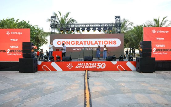 Dhiraagu win 2 speed boats promotion ge fahu naseebuveriyaa hovaifi