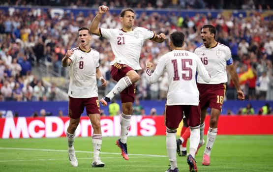 France in thahtah kuri ummeedhu spain in fun'du fun'du kollaifi