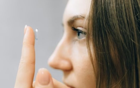 Nama nama contact lense aa eku nunidhaathi, loluge fenun gehlidhaane!