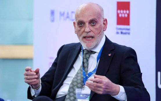 Spain ge Football league ge Raees ge faadukiyun Infantino ah