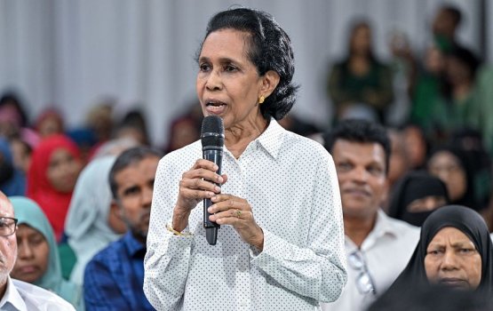 Minivan dhuvahu ge thagureer aa medhu hithaama kuran jehey, heevee siyaasee podium eh hen: Raashidha