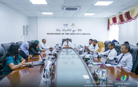 S. Hithadhoo in viyafaari ah 19 bimeh 20 aharah kuyyah dhookuranee