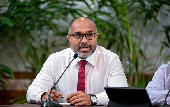 Kalhu baazaaru gai dollar vikkumugai resort chain adhi siyaasee baeh meehun!