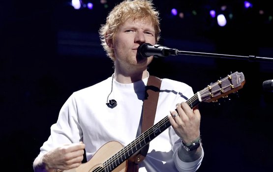 Enme fahun kushah iuthiraaf ve Ed Sheeran ma'aafah edhefi