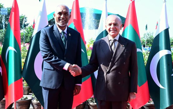 Raajje aai pakistan in 200 million dollar ge viyafaaree ge muaamalaaiy hinganee