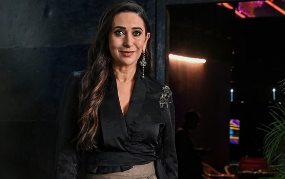 Umurun 52 aharu gai Karisma ge dhegotheh nuvaa zuvaan kamuge sirrakee kobaa?